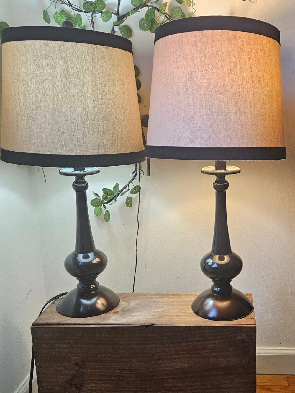 2 matching table lamps featuring a classic, transitional design.